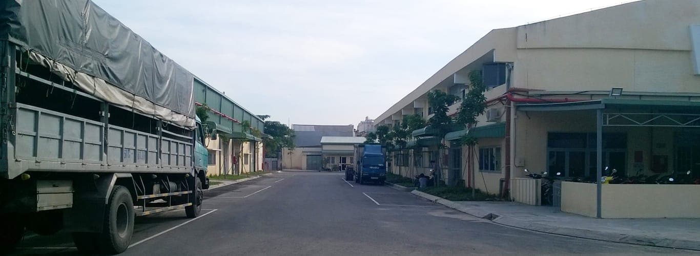 Đường vào xưởng B1