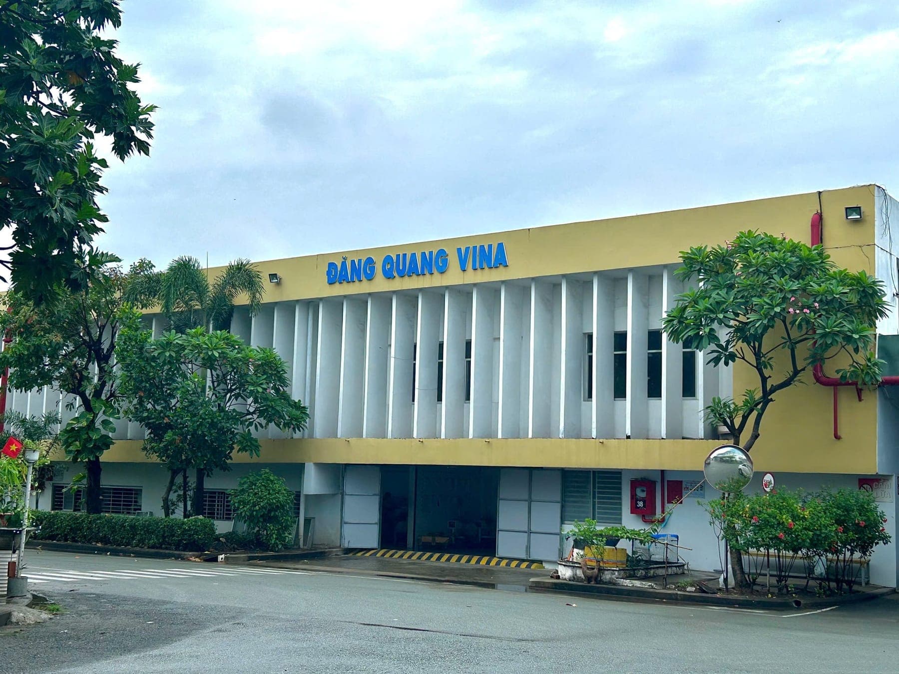 Nhà xưởng khách thuê trong khu